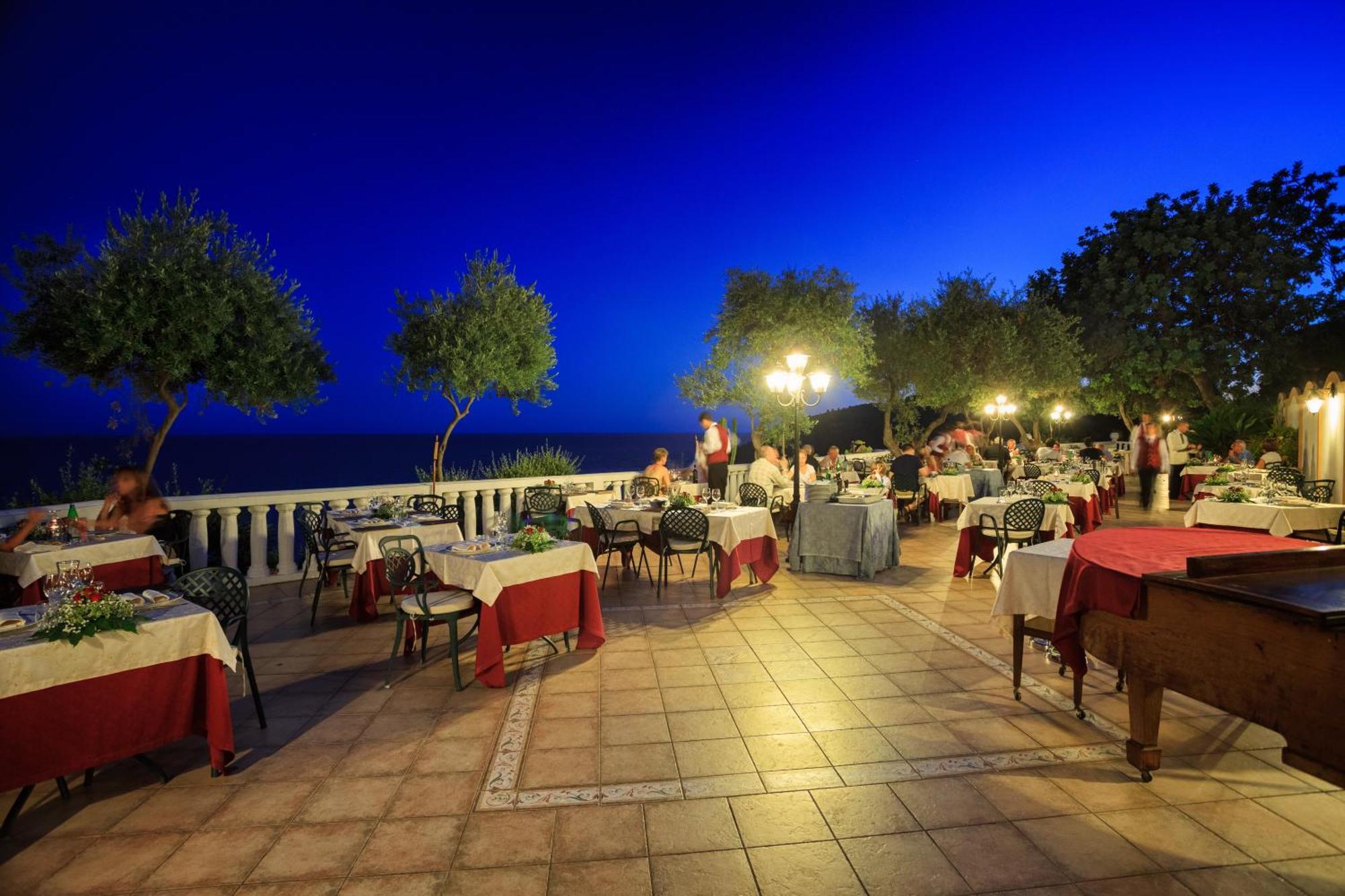 Grand Hotel Le Rocce Gaeta Exterior foto